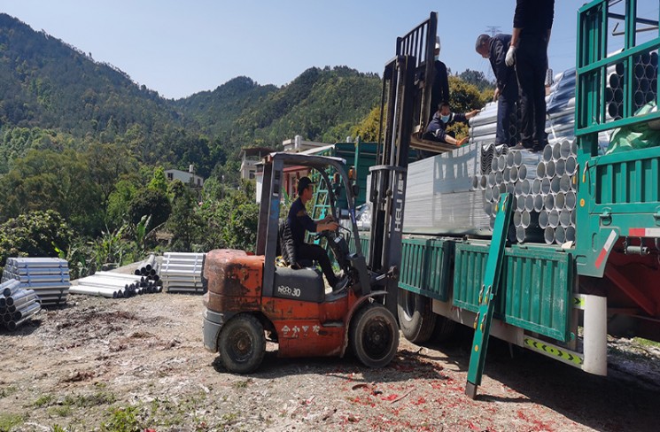 萍鄉(xiāng)福建波形護欄卸車